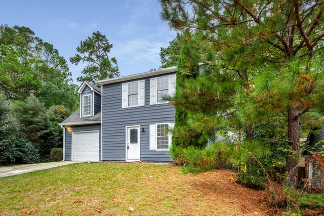 Building Photo - Modern 2-Story Home with Deck & Private Wooded Backyard