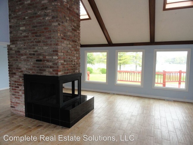 Building Photo - 885 Hacienda Pl