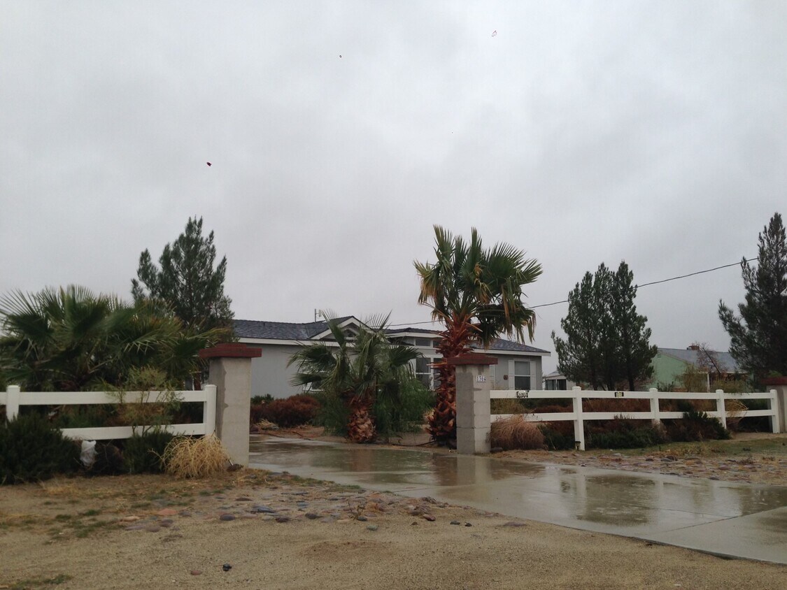 Foto principal - 1364 60th St W
