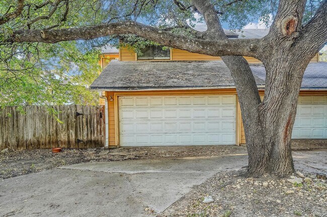 Building Photo - 3201 Twinberry Cove