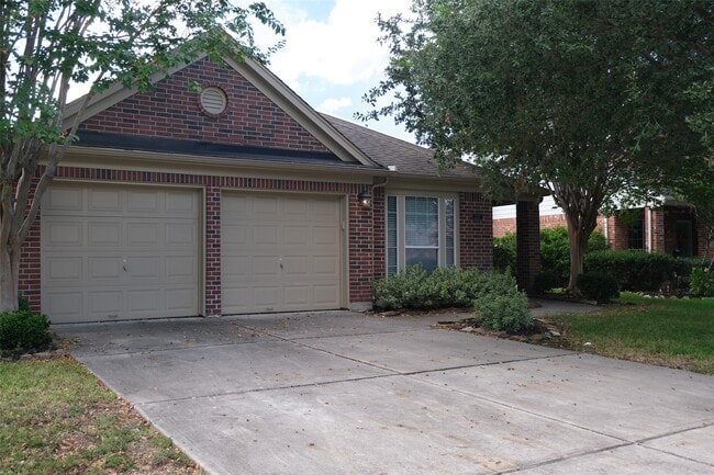 Foto del edificio - 2107 Sherbrook Park Ln