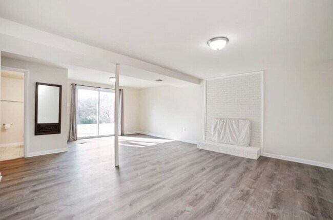 Foto del edificio - 4543 Kingston Rd