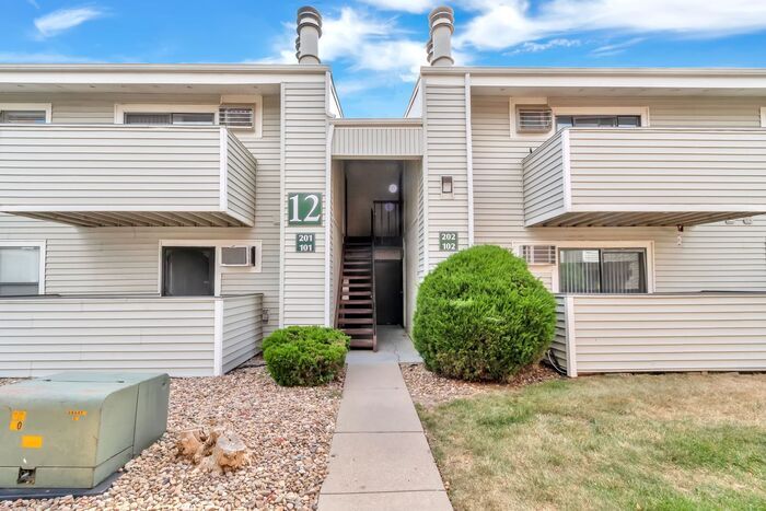 Foto principal - Oak Park Condo $995!