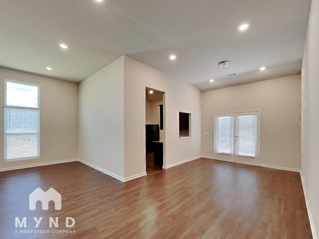 Building Photo - 803 Golden Bell Wy