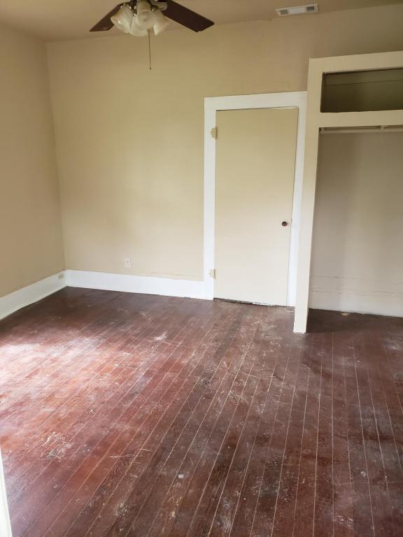 Foto del edificio - 319 E Nelson St