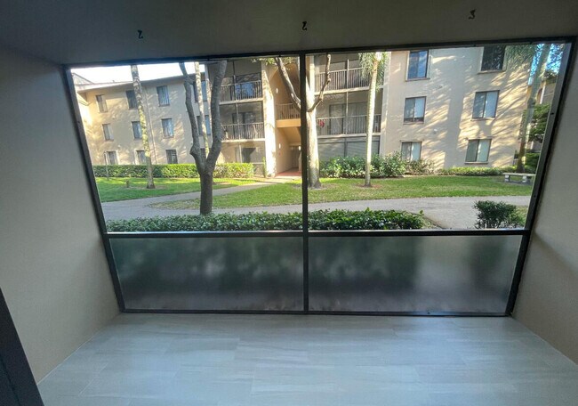 Foto del edificio - 205 Foxtail Dr