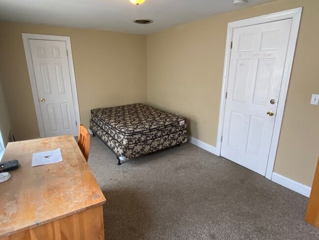 Building Photo - 38 Lincoln Ave