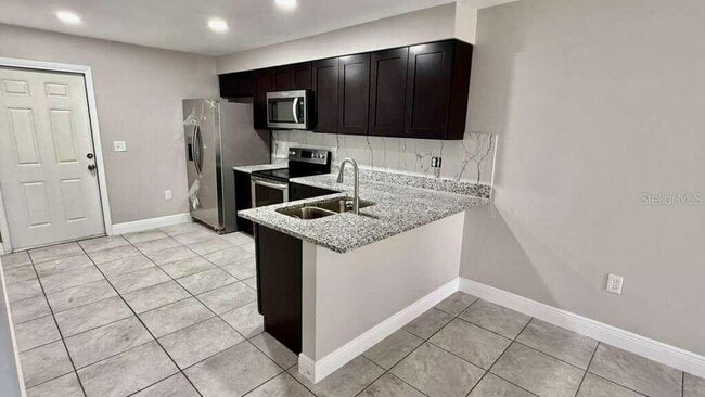 Foto del edificio - 249 Century Blvd