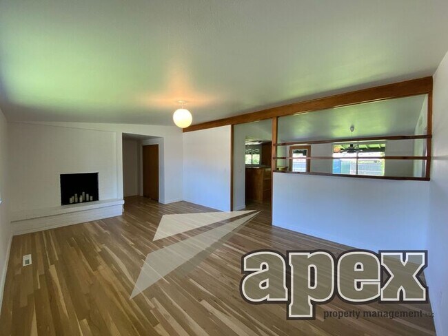 Building Photo - 6933 Brentwood Dr