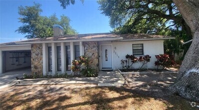 Building Photo - 3215 51st Ave Terrace W