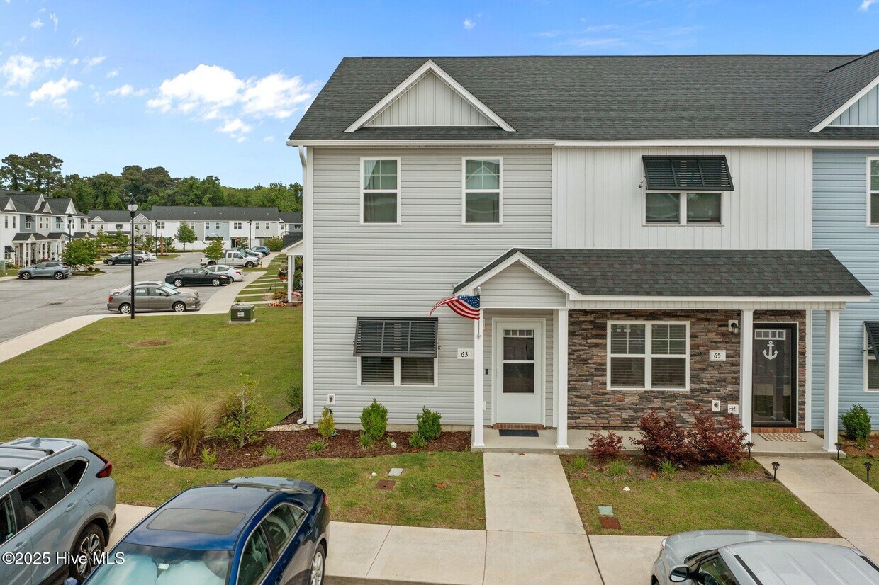 Primary Photo - 63 Outrigger Dr