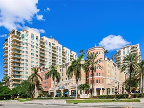 Building Photo - 1040 Seminole Dr