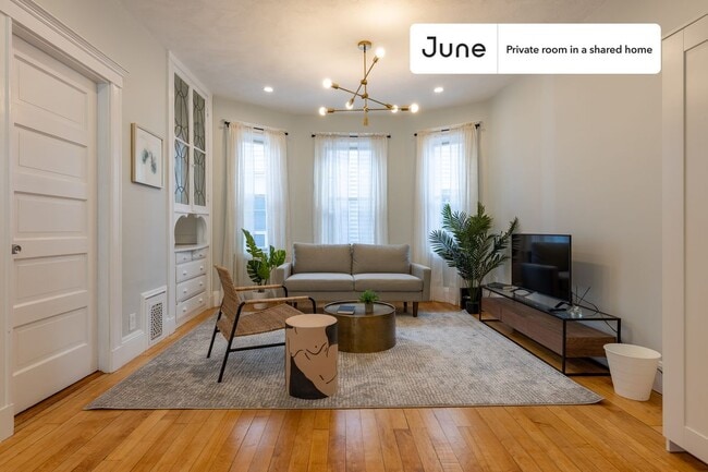 Building Photo - Room in Shared 4 bed/2 bath home in Savin Hill