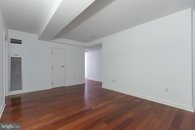 Foto del edificio - 219-29 S 18th St