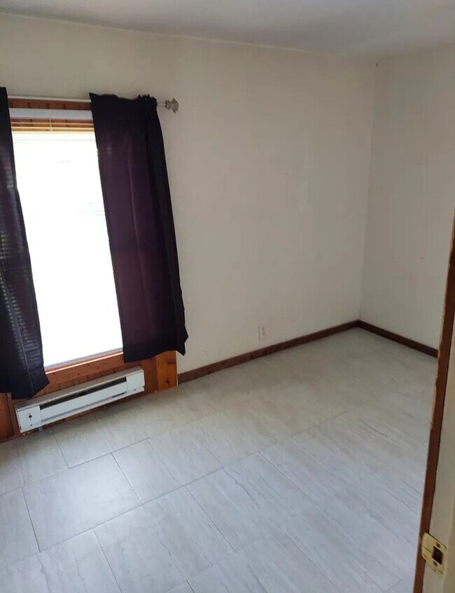 Foto del edificio - 293 E Main St