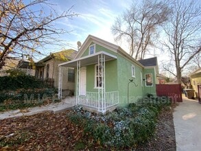 Building Photo - 217 Reed Ave N