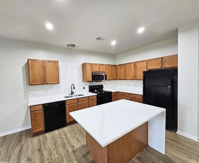 Foto del edificio - 7867 24 Mile Rd