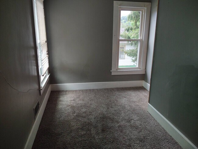 Building Photo - 2358 Hoge Ave
