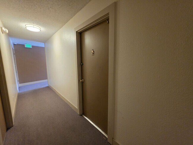 Building Photo - 2707 Valmont Rd