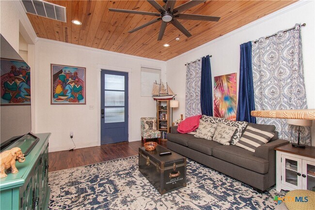 Foto del edificio - 235 Belmont