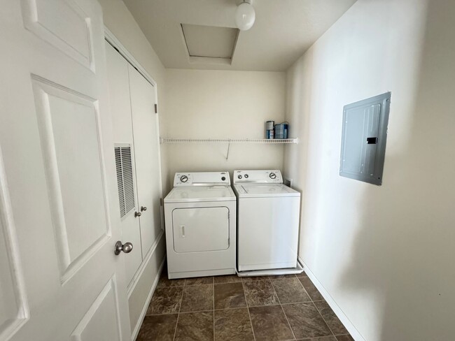 Building Photo - # bedroom 2 Bath Condo in Saratoaga Springs