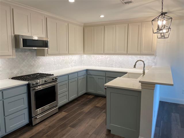 Building Photo - 5226 Pensacola Dr