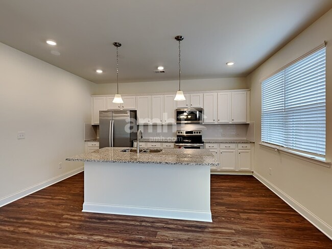 Building Photo - 8105 Brookbend Dr