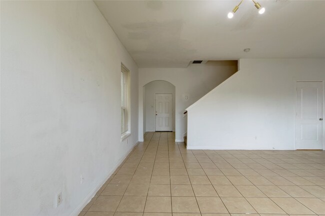 Building Photo - 11017 Panther Ct