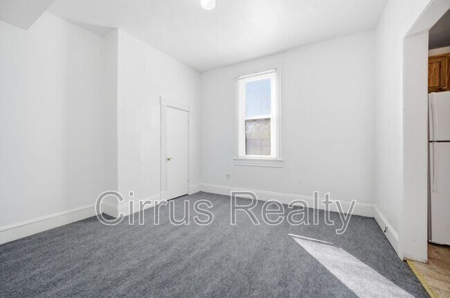 Building Photo - 1027 27th St