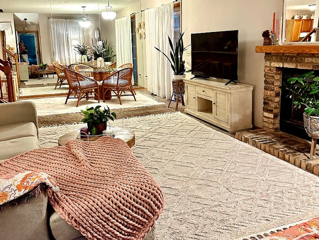 Building Photo - 9902 Fillmore St NE