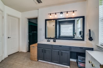 Building Photo - 2050 Lake Trail Dr