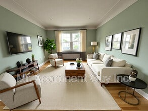 Building Photo - 16 Kingsway Dr