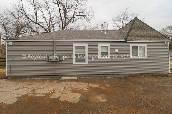 Building Photo - E Haskell St Duplex