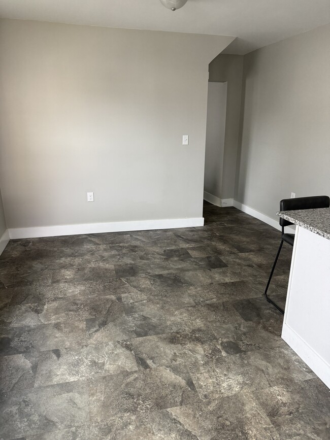 Foto del edificio - 406 W Pine St