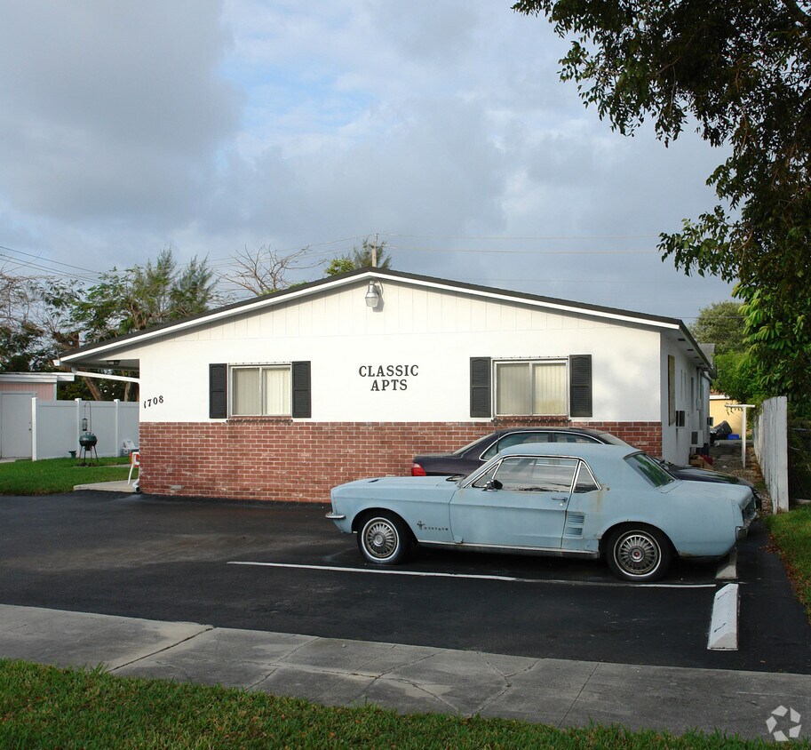 Building Photo - 1708 N 16th Ave