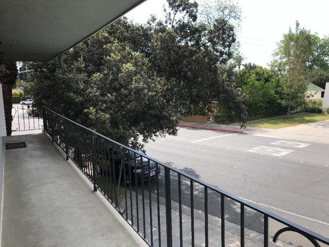 Building Photo - 1361 E Del Mar Blvd