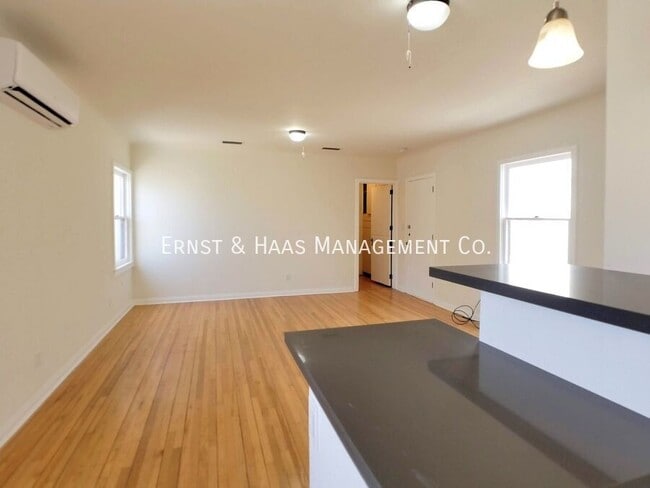 Foto del edificio - 6229 1/2 Cerritos Ave.-
