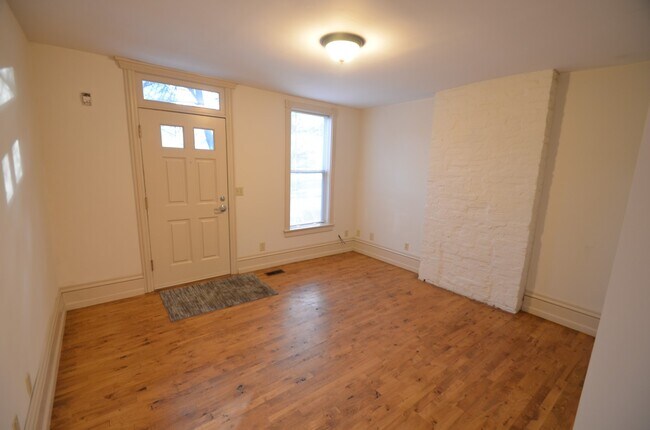 Living Room hardwood floors though out. - 500 E Beck St