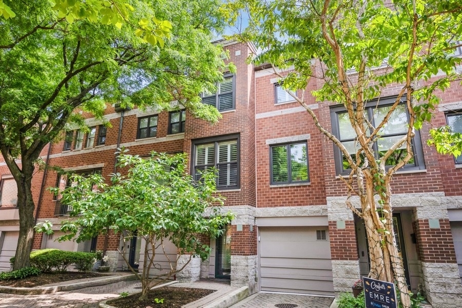 Foto principal - 2720 N Greenview Ave