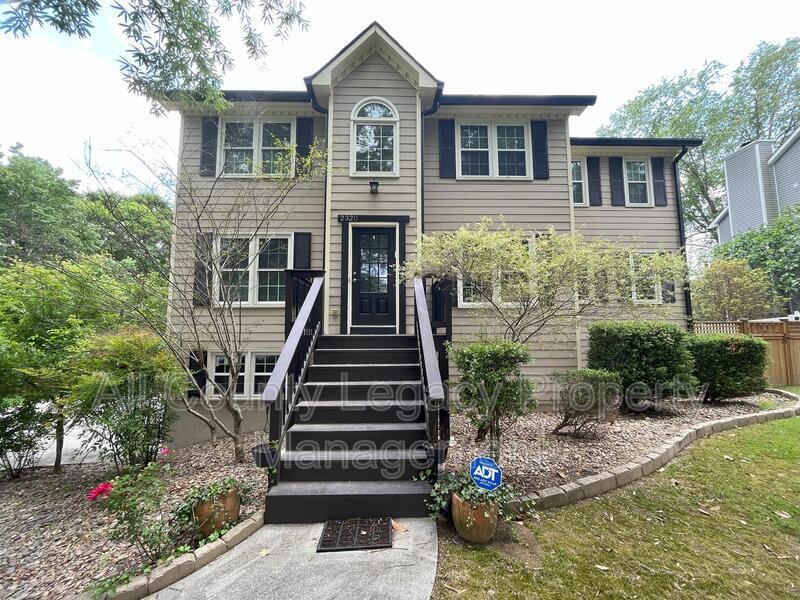 Foto principal - 2320 Springdale Dr