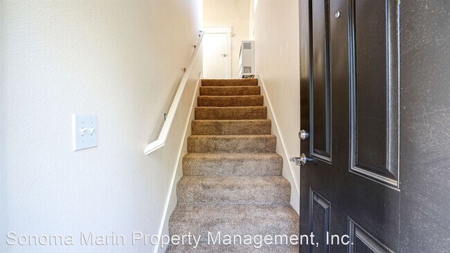 Building Photo - Studio, 1 bath House - 319 5TH STREET