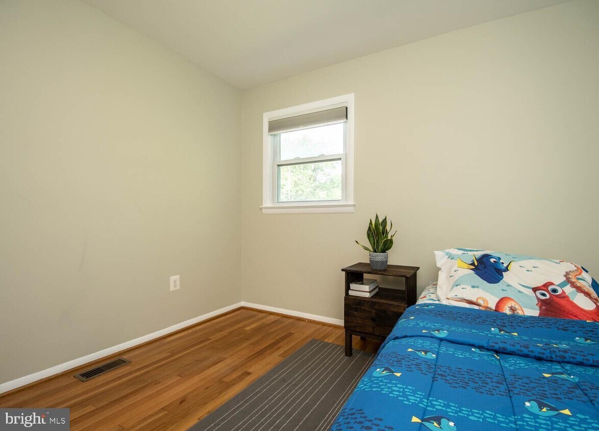 Foto principal - 6710 Ruskin St