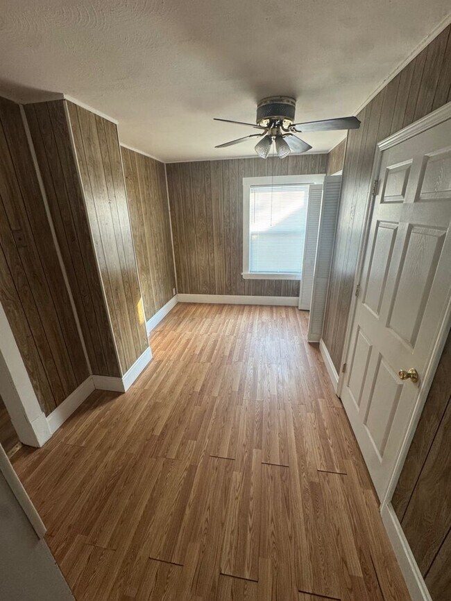 Foto del edificio - Well-Maintained 3-Bedroom Single-Family Home – $1,450 Rent | Cleveland