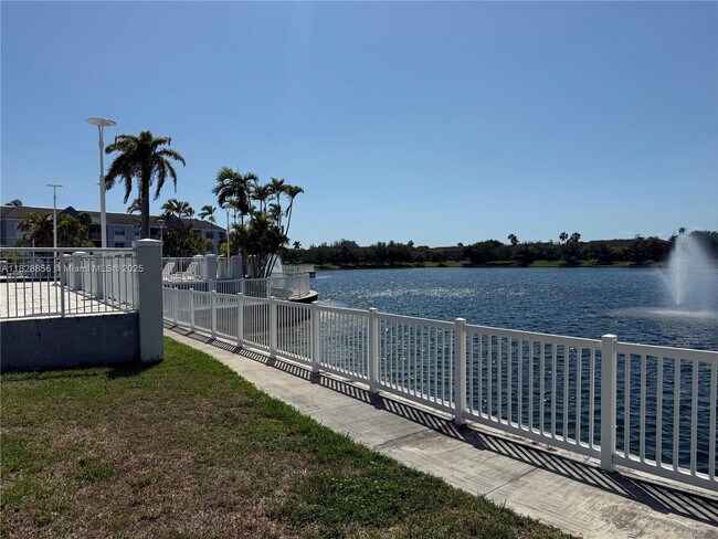 Foto del edificio - 8650 SW 212th St