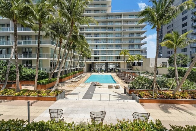 Building Photo - 3451 NE 1st Ave