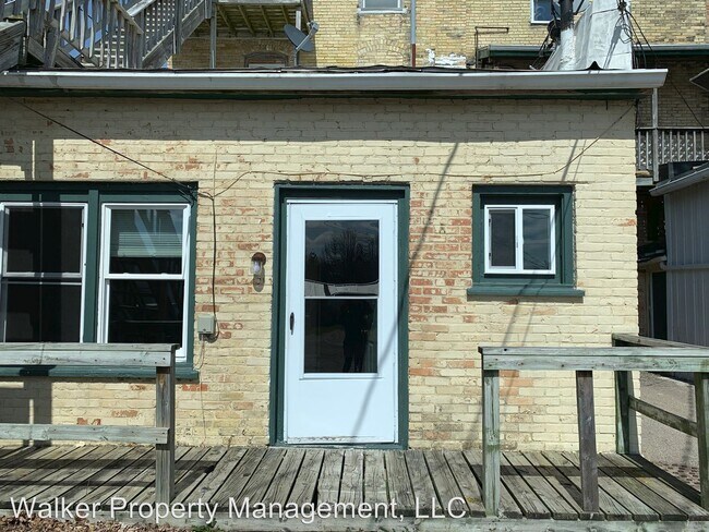 Building Photo - 205 Baldwin St