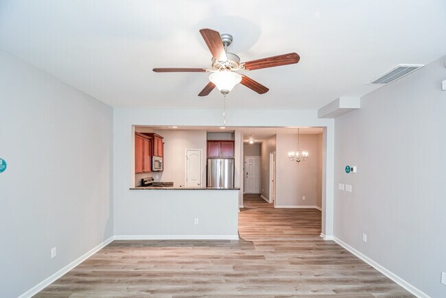 Building Photo - 2203 Sunny Cove Dr