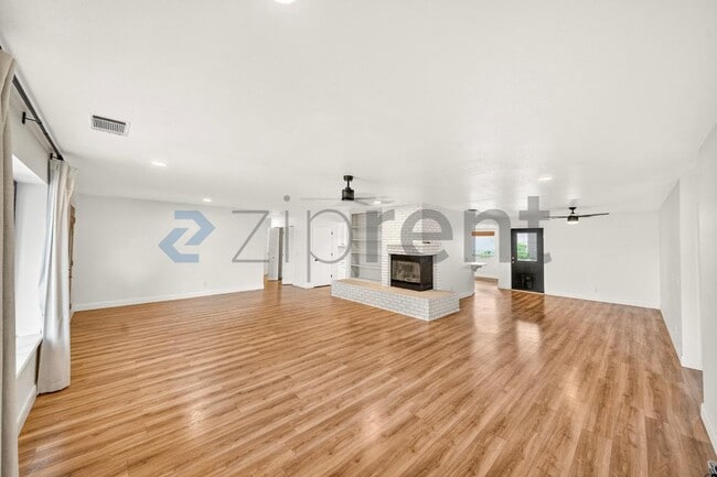 Foto del edificio - 7211 Amanda Way