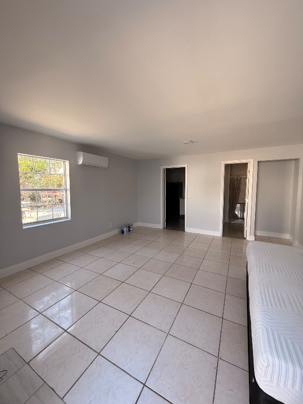 Building Photo - 826 Avenida Hermosa