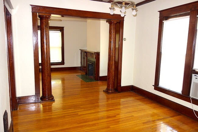 Building Photo - 3801 Bell St
